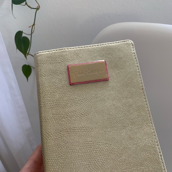 NIB Lilly Pulitzer | sparkle nook case - Picture 2 of 9